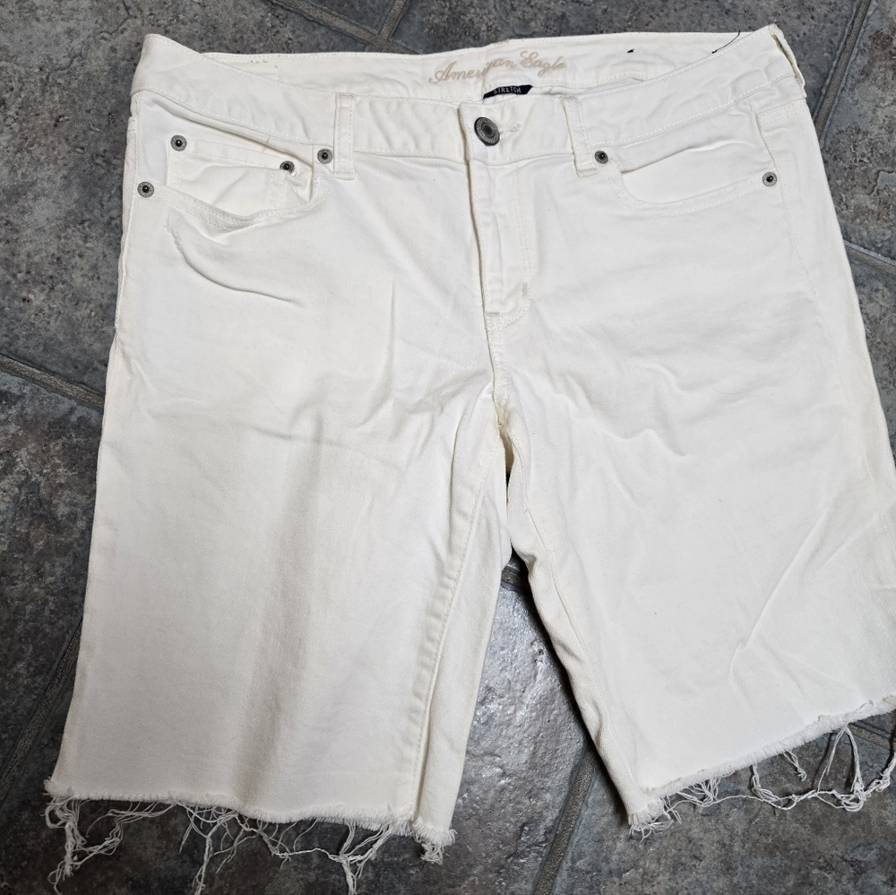 American Eagle Distressed Bermuda Length Denim Shorts Color White Sz 12